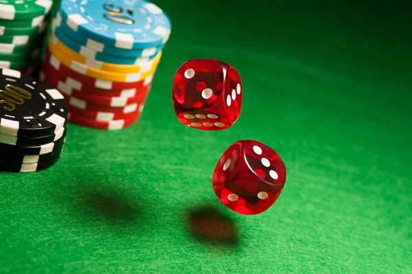 gacorbet99 dealer conducting Teen Patti Quickspin game with live chat support widget visible
